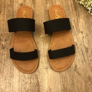 🌼 NEW Black Double Band Slip On Sandals 🌼